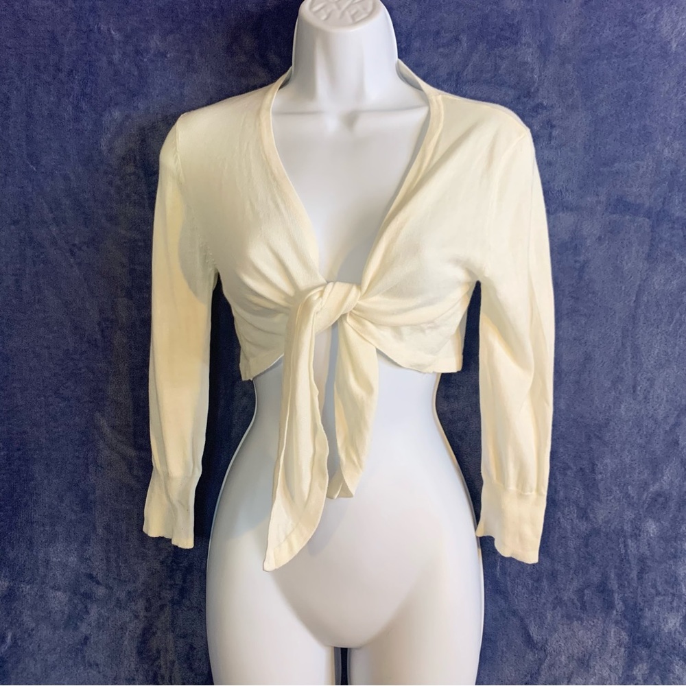 Ambiance Apparel/Forever 21 White, Cream, Half-tie front Sweater top size Large